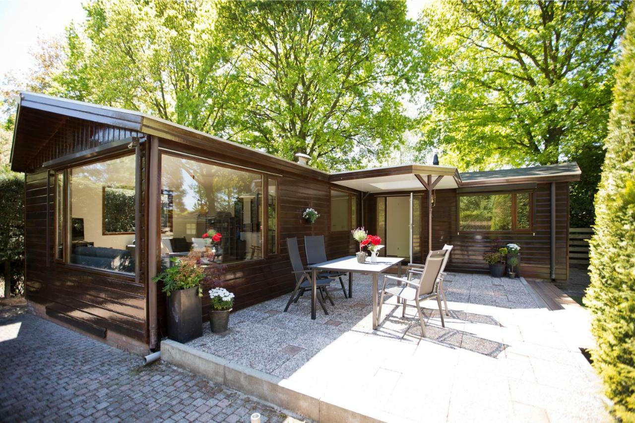 Relaxed Verblijf In Chalet Op De Veluwe Villa Путен Екстериор снимка
